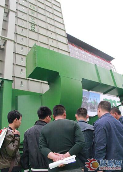 展會現(xiàn)場，谷王烘干機備受關(guān)注